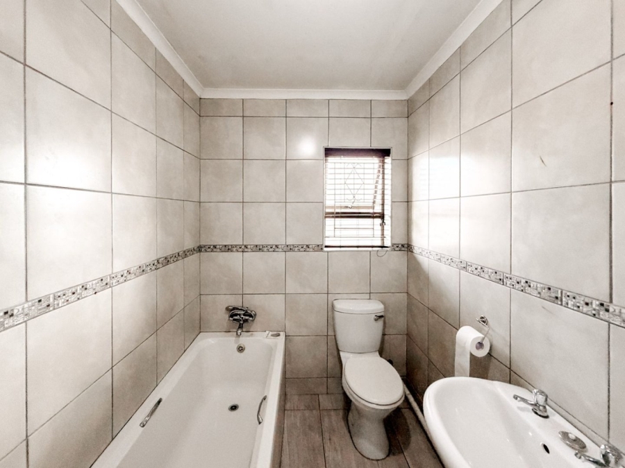 4 Bedroom Property for Sale in Levallia Western Cape